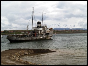 Barco varado en Ushuaia (Tierra de Fuego, Argentina) FOTO: JPB