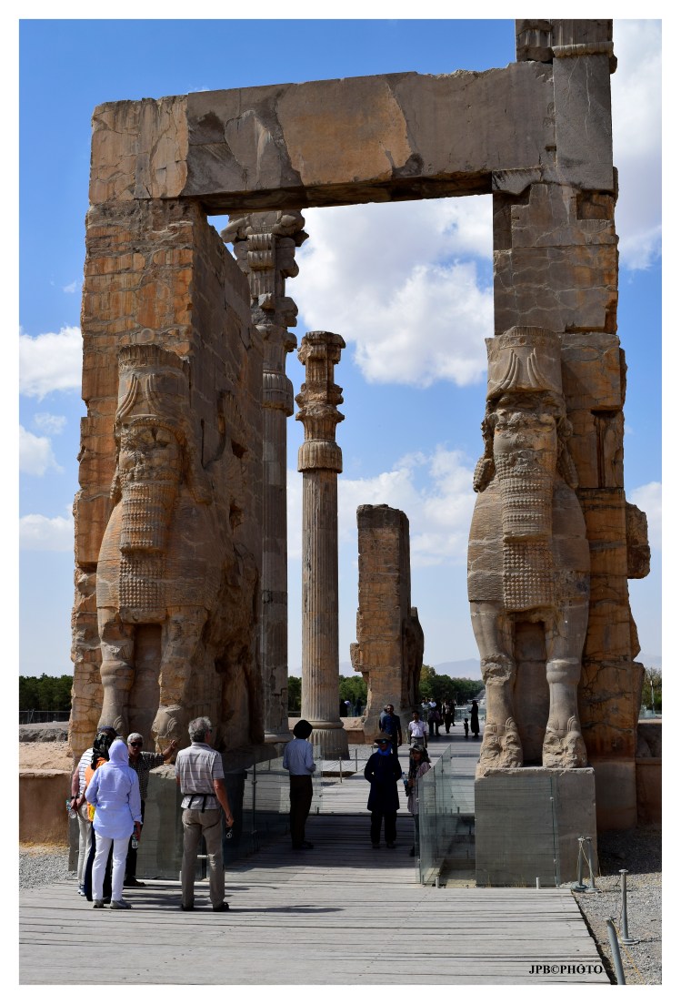 PUERTA DE LAS NACIONES