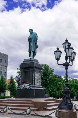 ESTATUA PUSHKIN3